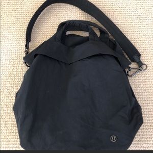 Lululemon on my level bag, 19L
